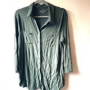 Olive green button up 3/4 length top